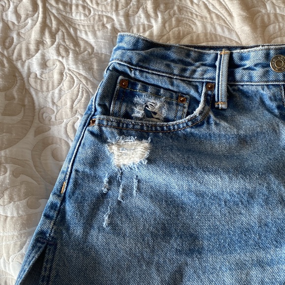 GRLFRND Jean Shorts - Picture 4 of 8